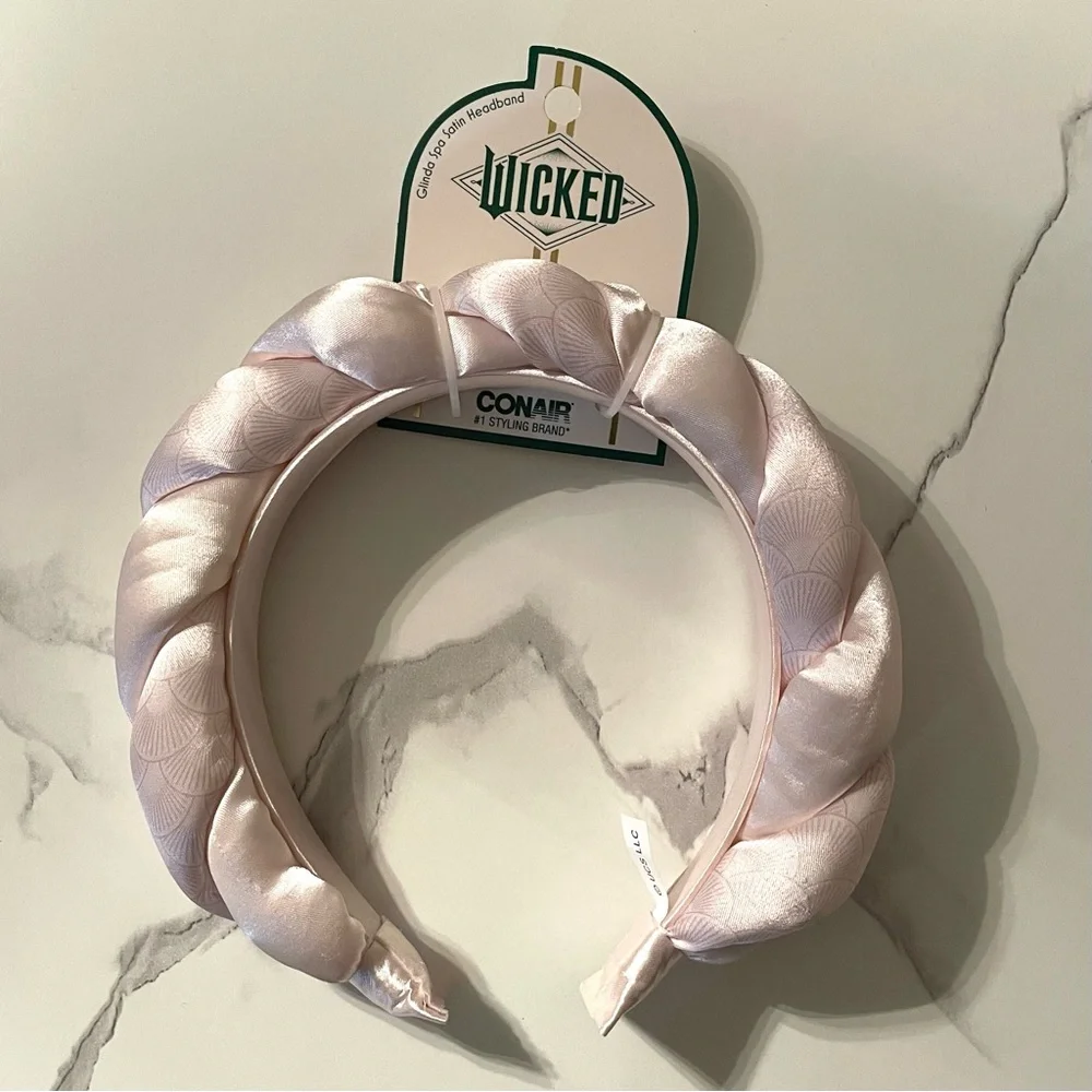Wicked Glinda Self-Care Collection: Satin Sleep Set, Hair Towel, Spa Headband - Picture 5 of 16